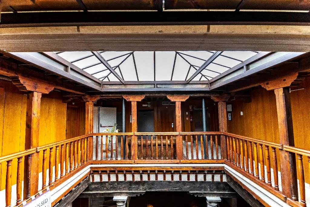 Lobby, Santa Isabel, Madrid