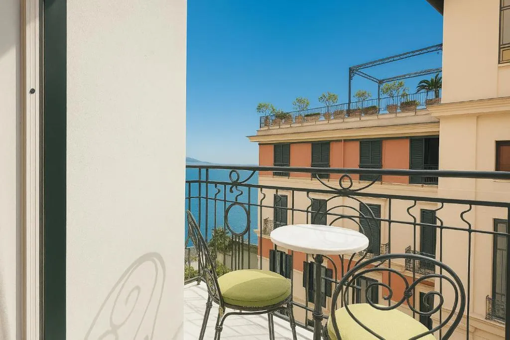 JUNIOR SUITE SIDE SEA VIEW Room, Grand Hotel Europa Palace, Naples