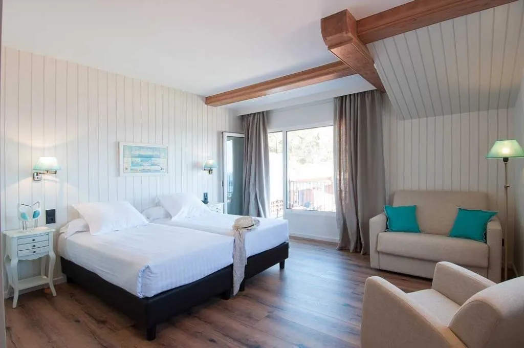Double or Twin WITH TERRACE Room, Aiguablava, Costa Brava