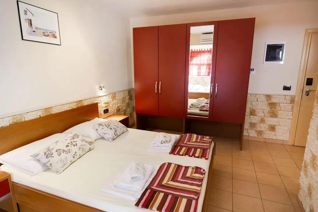 Room, Pansion Dalmacija, Split