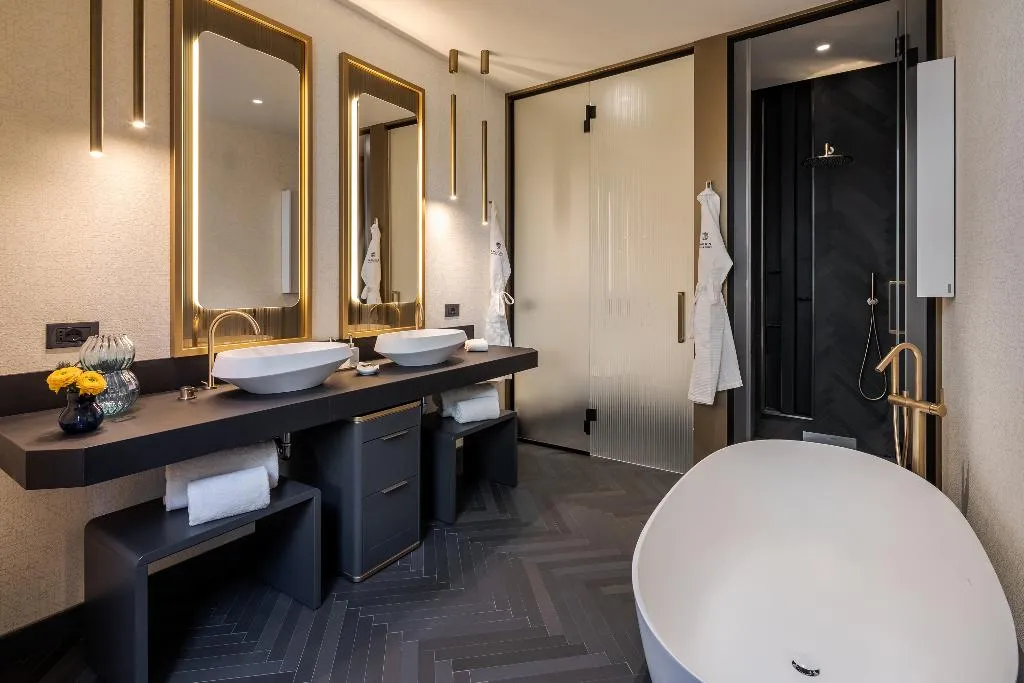 JUNIOR SUITE STANDARD Room, Casa Baglioni Milan, Milan