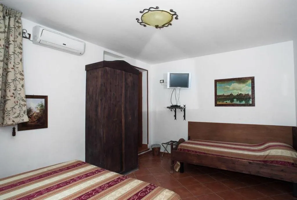 Room, B&B La Nave, Naples
