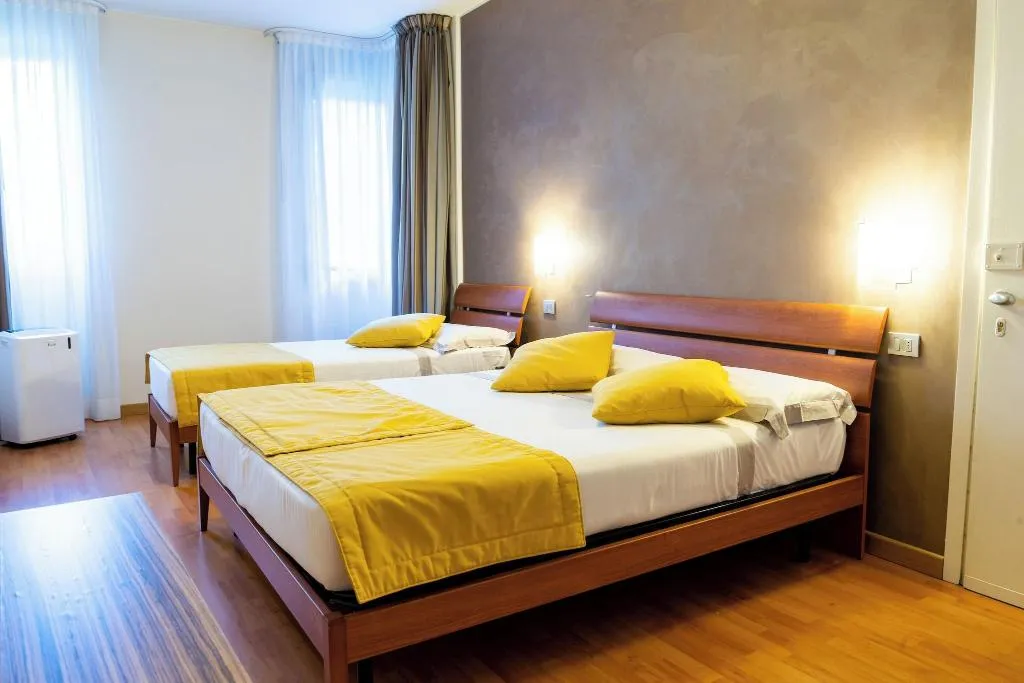 QUADRUPLE STANDARD Room, Hotel Como, Milan
