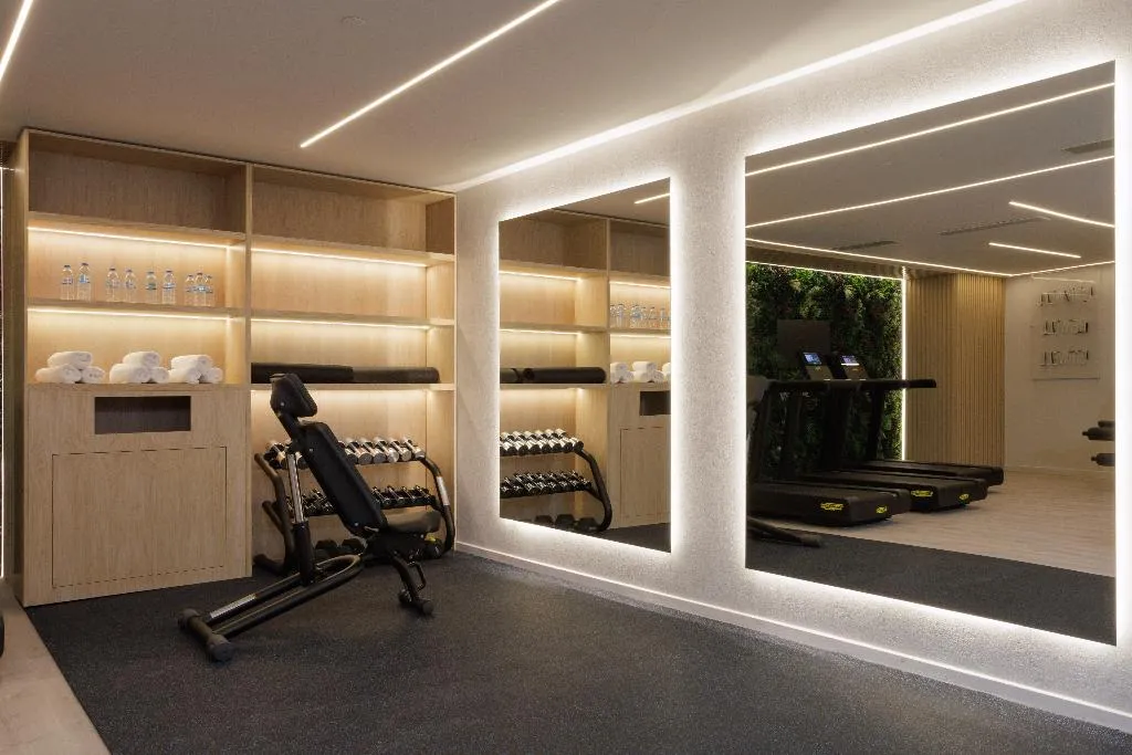 Sports and Entertainment, Hilton Garden Inn Athens Syggrou Avenue, Athens