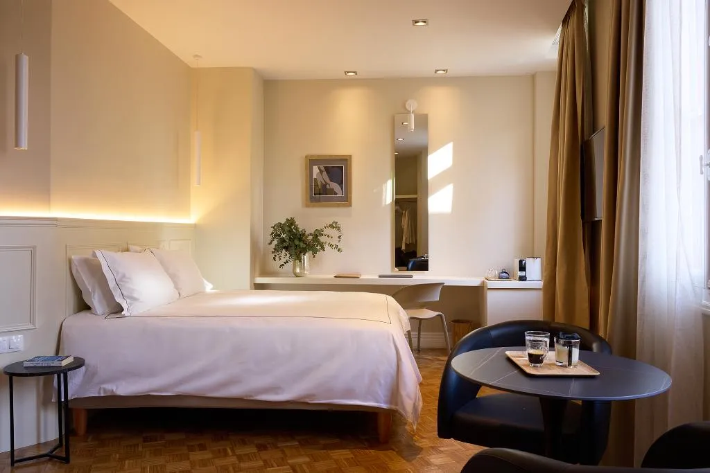 SUITE DELUXE CITY VIEW Room, Vrachos Athens Suites, Athens
