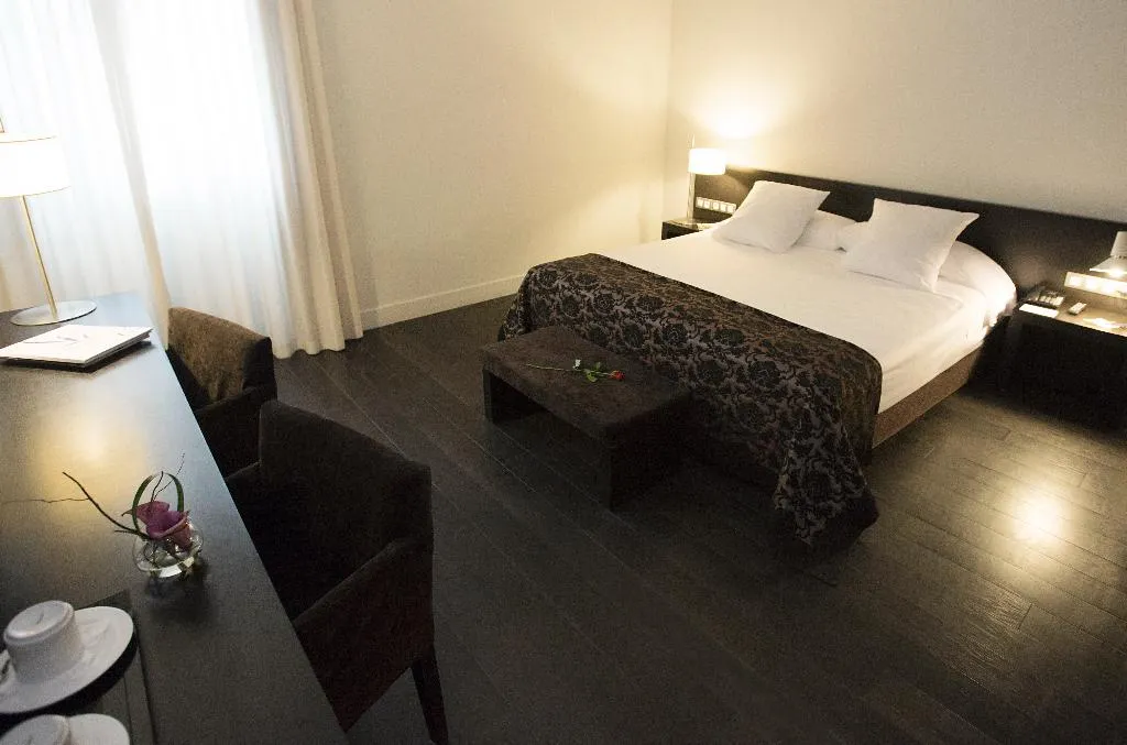 SINGLE DELUXE Room, Hospes Palau de la Mar Valencia, Valencia