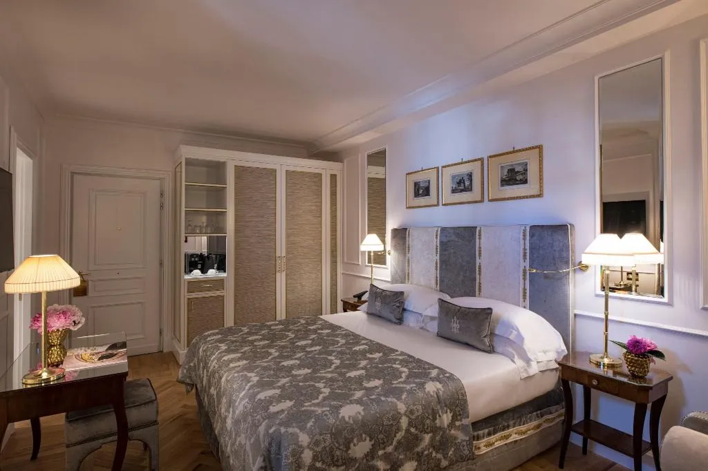 TRIPLE STANDARD Room, Hotel d'Inghilterra Roma - Starhotels Collezione, Rome