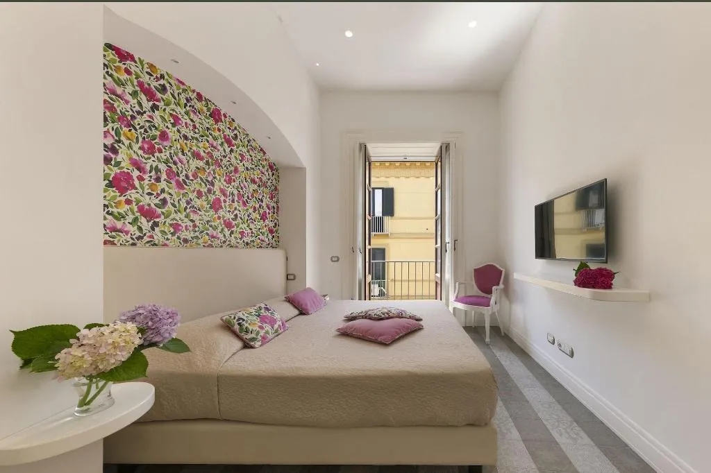 Room, La Casa Dell Orologio, Naples