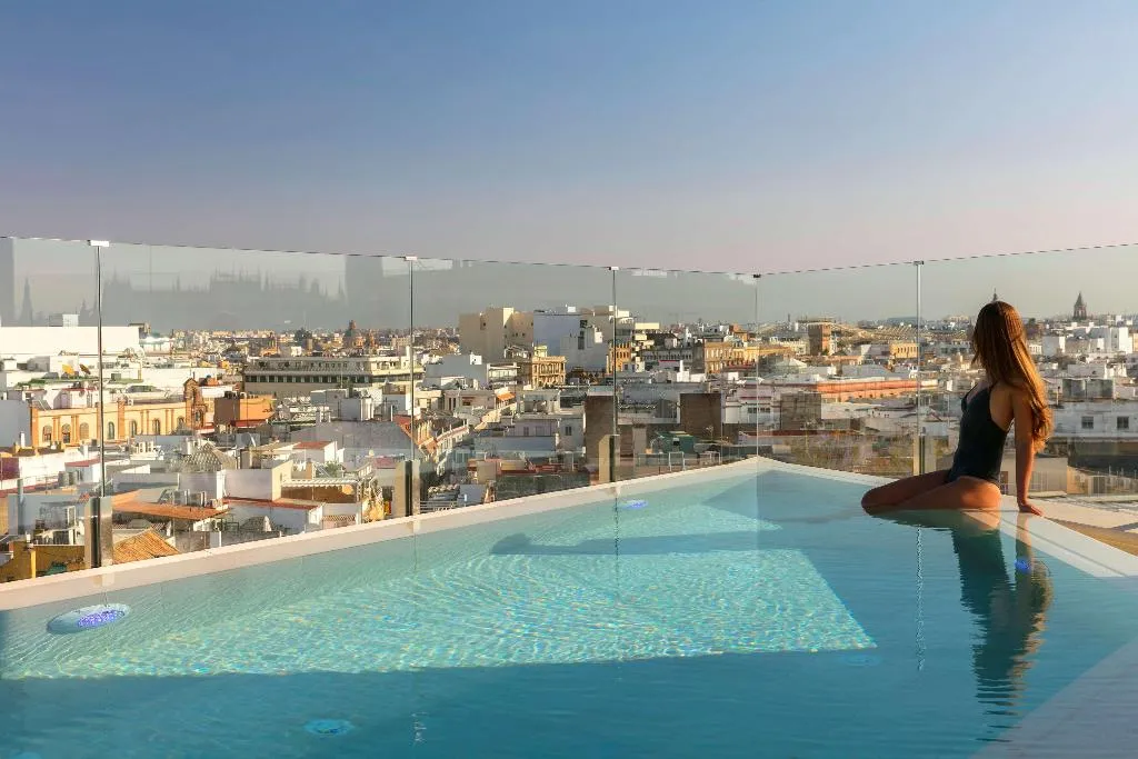 Pool, Hotel Colón Gran Meliá, Seville
