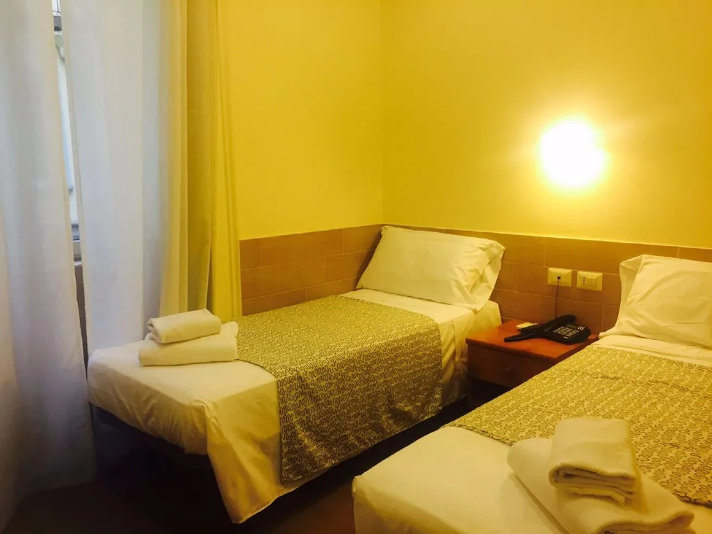 TWIN STANDARD Room, Ideal, Naples