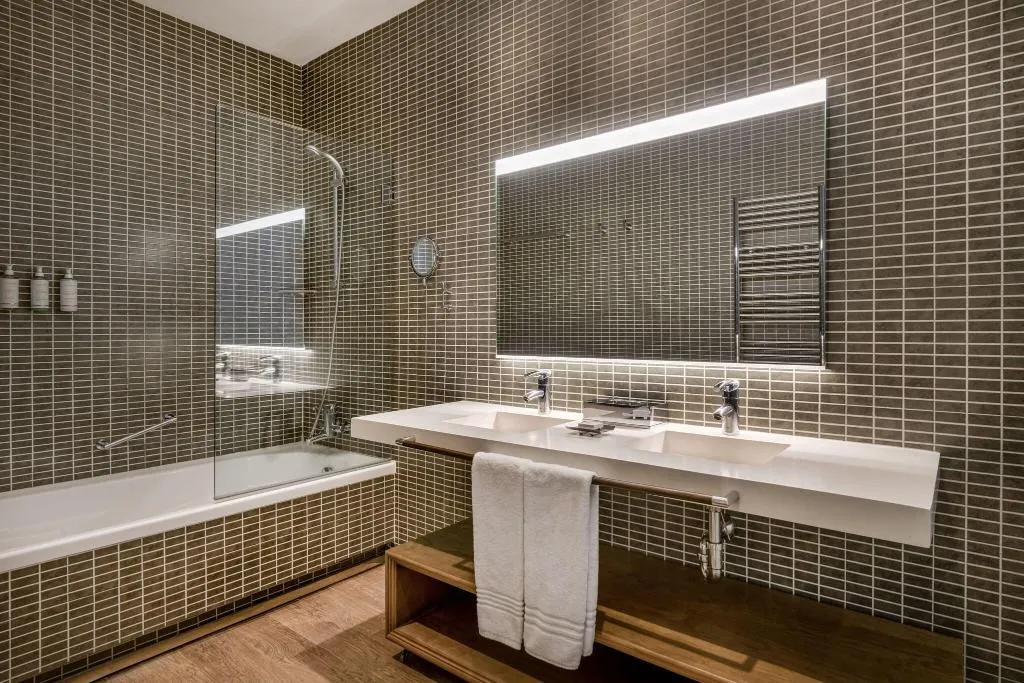 Room, AC Hotel Palacio del Retiro Autograph Collection, Madrid