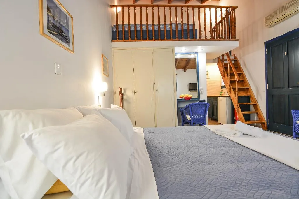 TRIPLE WITH DOUBLE BED Room, Green Village, Athens