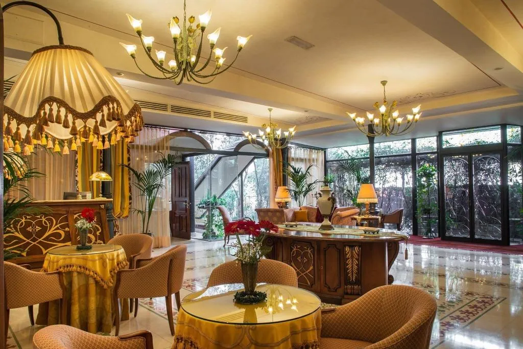 Lobby, Liberty, Catania