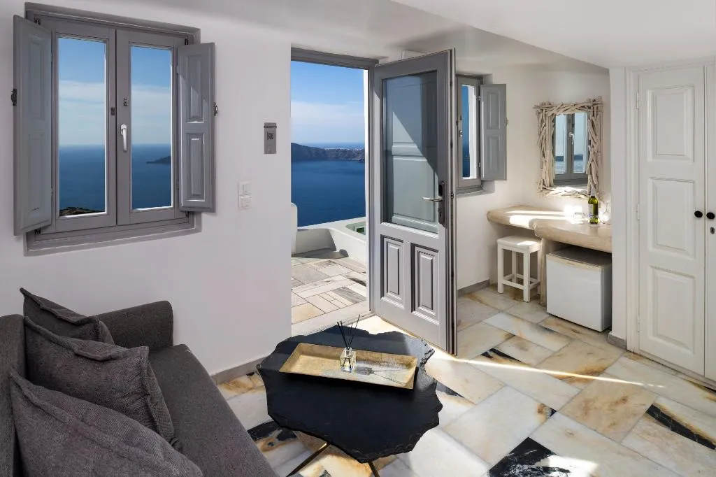 Room, Iliovasilema Hotel & Suites, Santorini