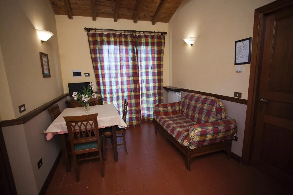 APARTMENT SUPERIOR ONE BEDROOM Room, Poggio Degli Olivi (Appartamenti), Perugia
