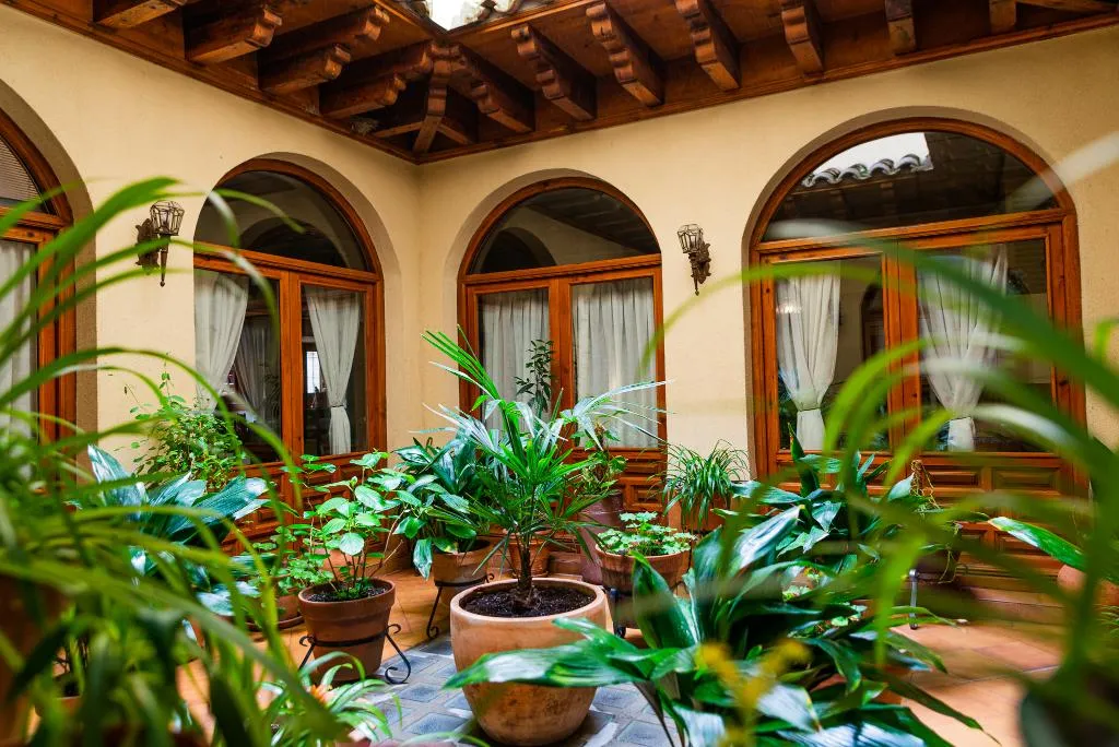 Lobby, Santa Isabel, Madrid