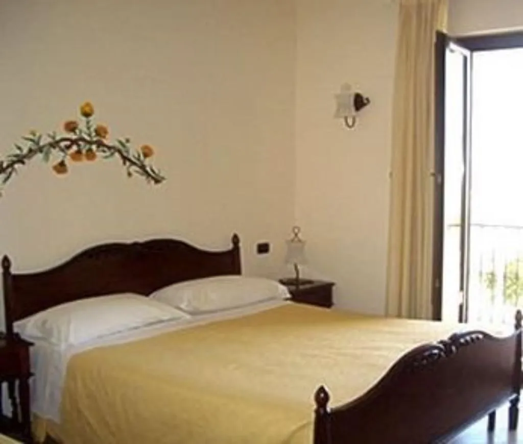 Room, Vassallo Park, Naples