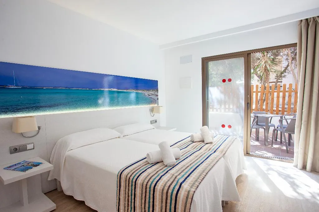 QUADRUPLE STANDARD Room, Hotel Rosales Formentera, Ibiza