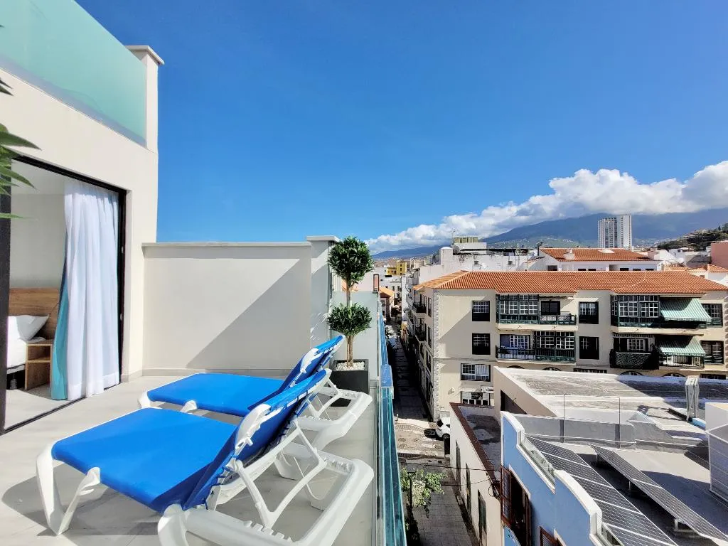 Room, Puerto Azul, Tenerife