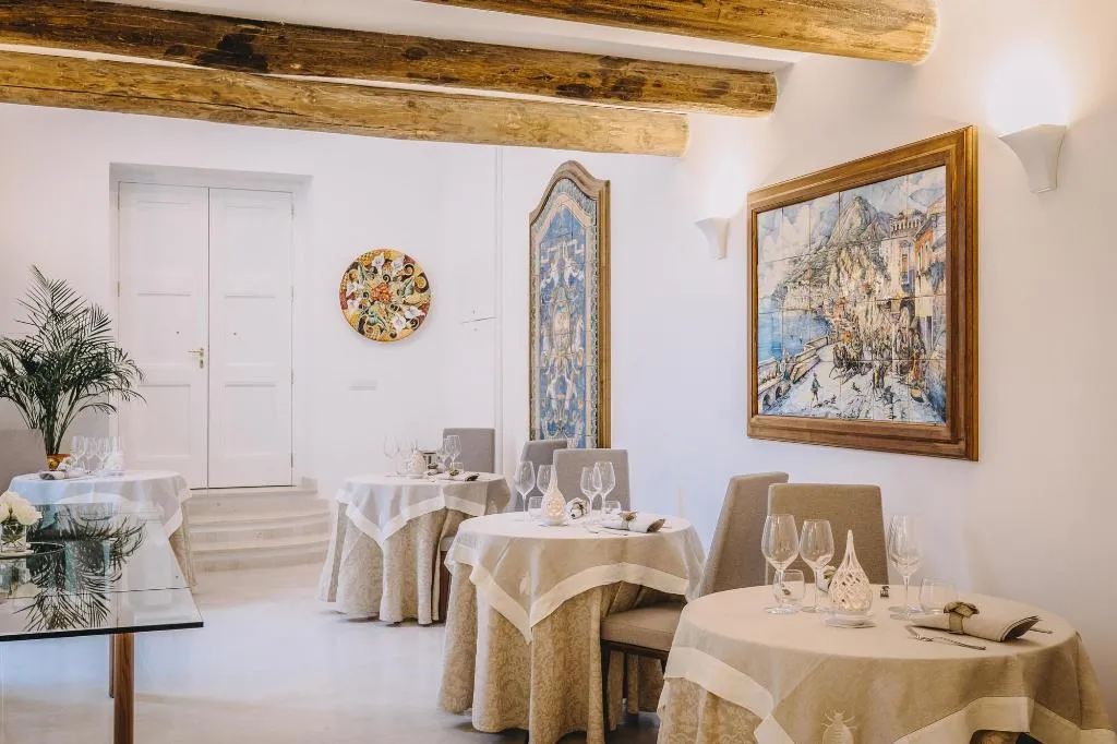 Restaurant, Palazzo Pascal, Naples