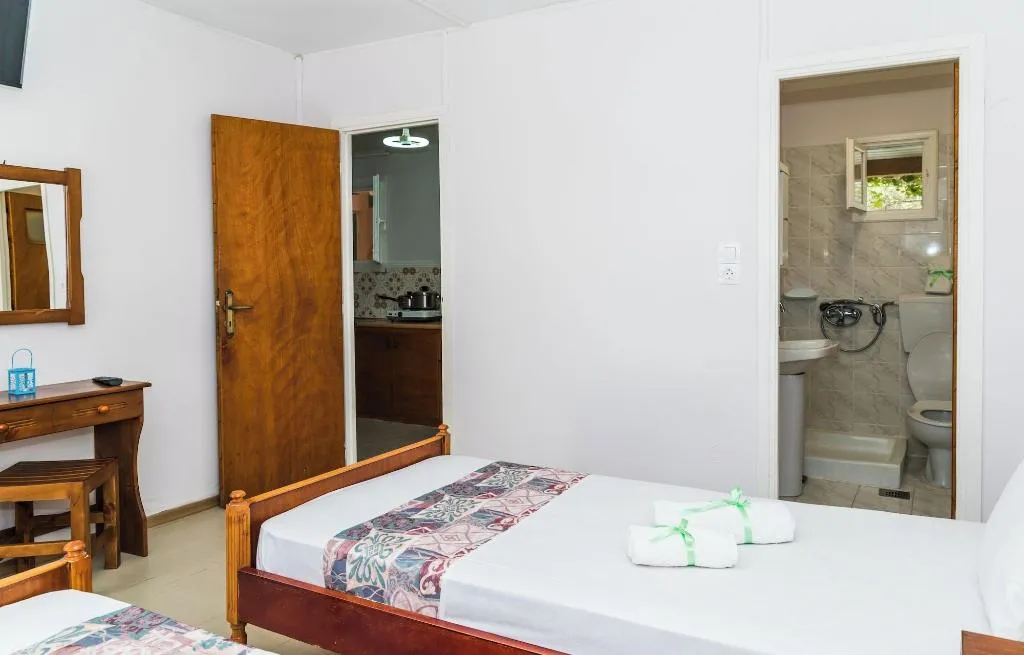 Room, Roussa's Studios and Apartments, Zante