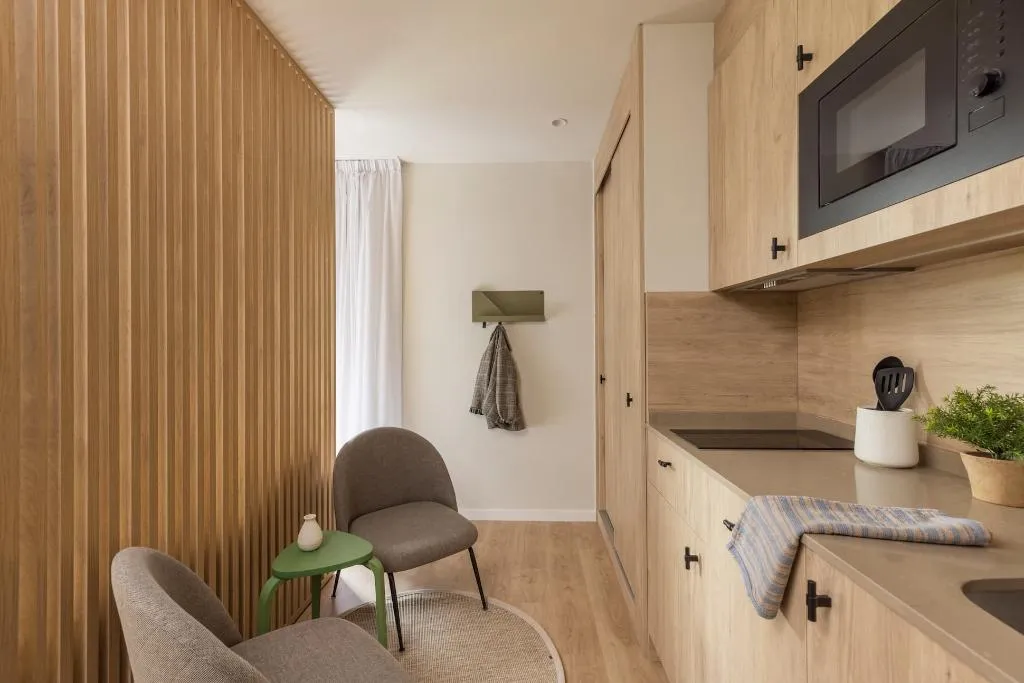 STUDIO WITH BALCONY Room, Libere Barcelona Sant Antoni, Barcelona