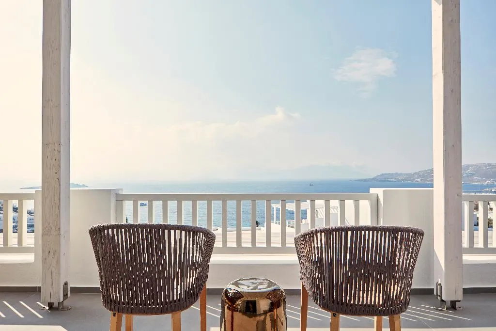 JUNIOR SUITE WITH JACUZZI Room, Myconian Korali Relais & Chateaux, Mykonos
