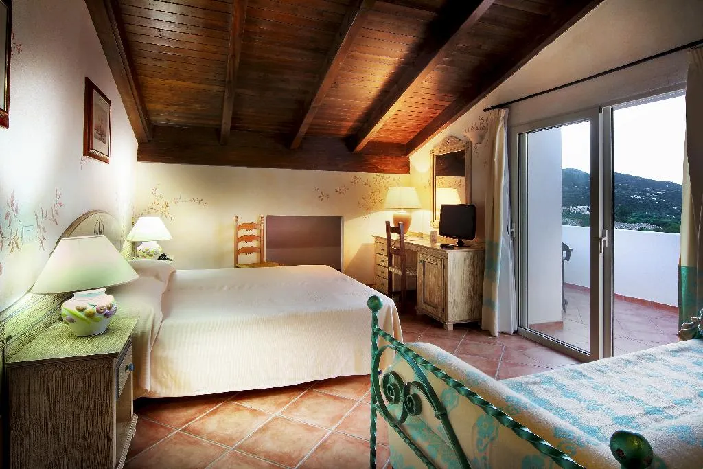 Double or Twin SEA VIEW WITH BALCONY Room, Colonna Beach Hotel Marinella, Olbia