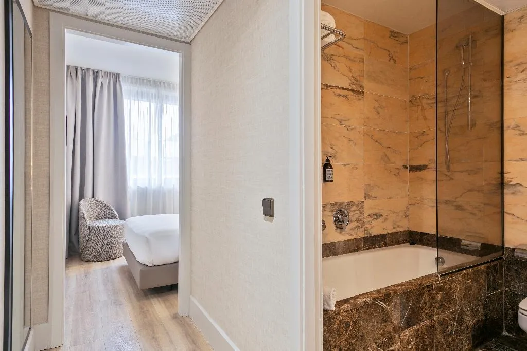 DOUBLE ECONOMY Room, Acta City 47, Barcelona