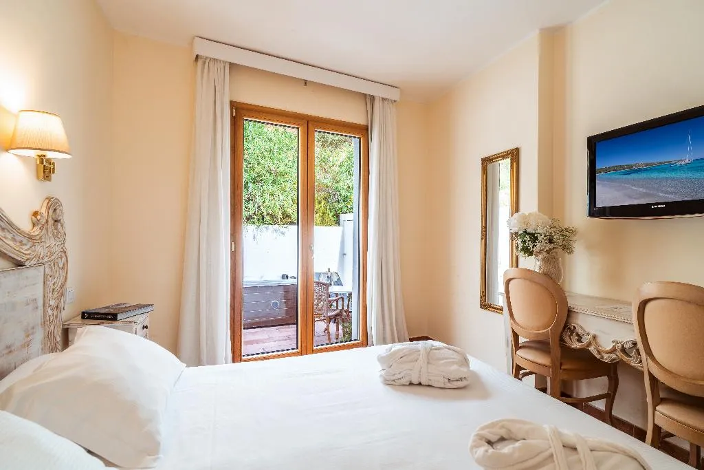 DOUBLE WITH JACUZZI Room, Hotel dP Olbia - Sardinia, Olbia