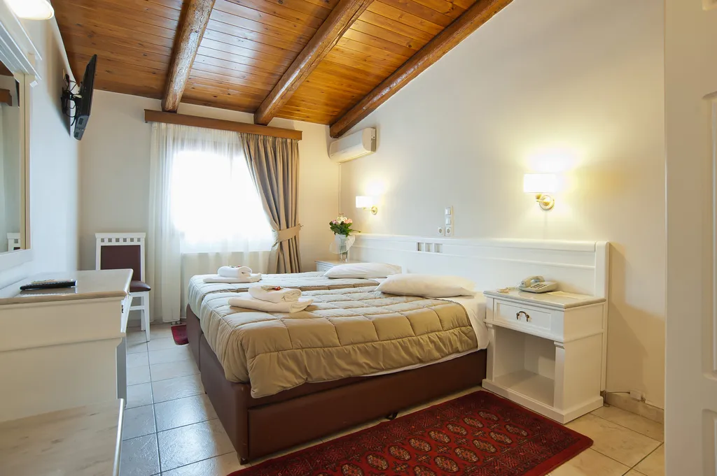 Double or Twin STANDARD Room, Parnassos Delphi, Athens