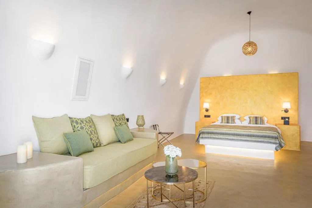 SUITE SUPERIOR WITH PRIVATE POOL Room, Siete Mares Luxury Suites, Santorini