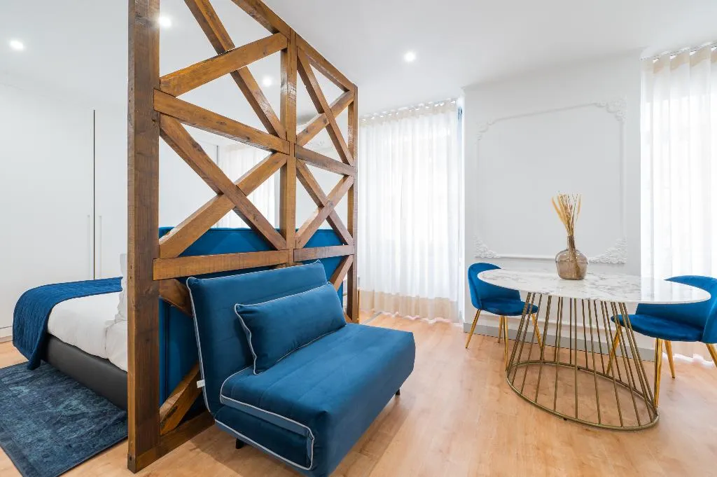 APARTMENT STANDARD Room, Via Augusta 129, Lisbon