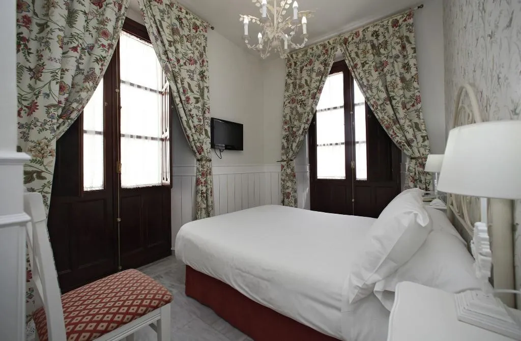 Room, Puerta de Sevilla, Seville