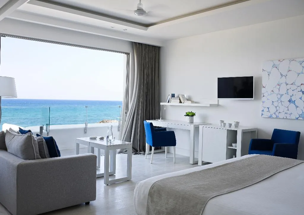 SUITE SEA FRONT Room, Knossos Beach Bungalows & Suites, Crete