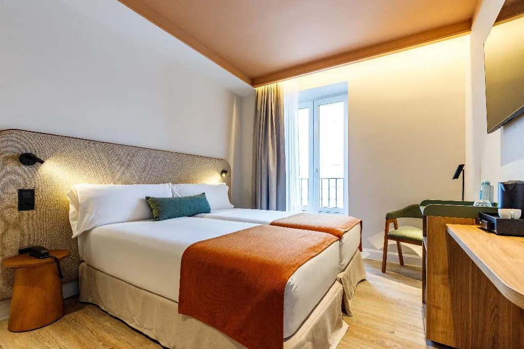 DOUBLE SINGLE USE CITY VIEW Room, Petit Palace Puerta del Sol, Madrid