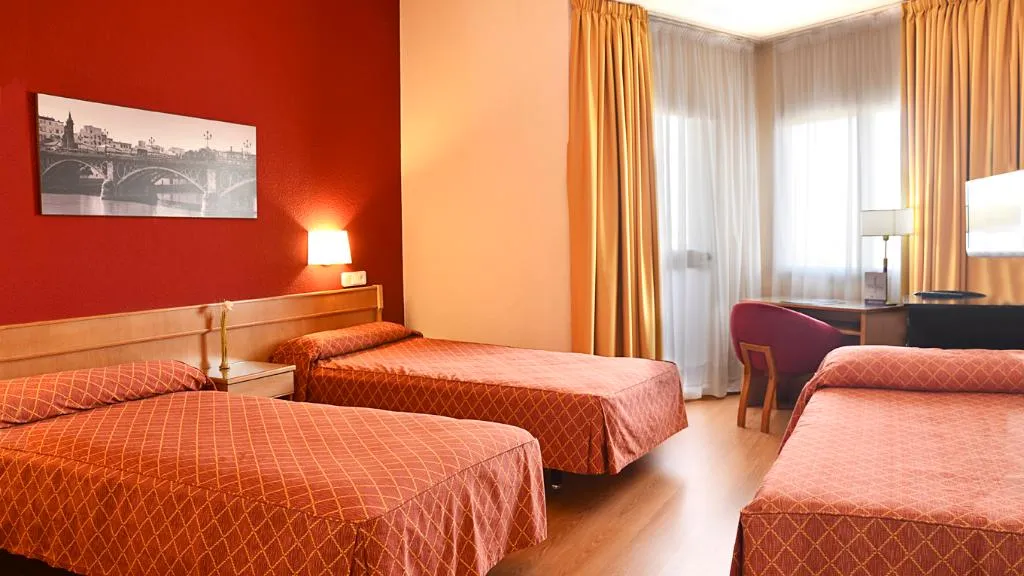TRIPLE STANDARD Room, Hotel TRH La Motilla, Seville