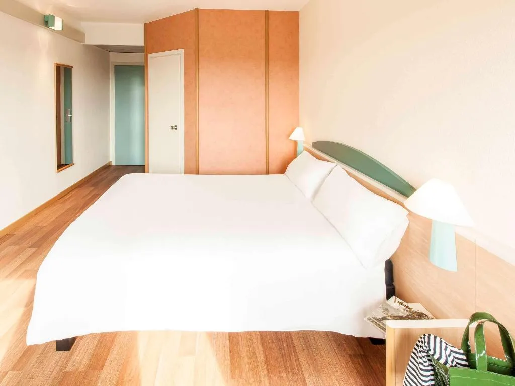 DOUBLE WITH DOUBLE BED Room, Ibis Roma Fiera, Rome