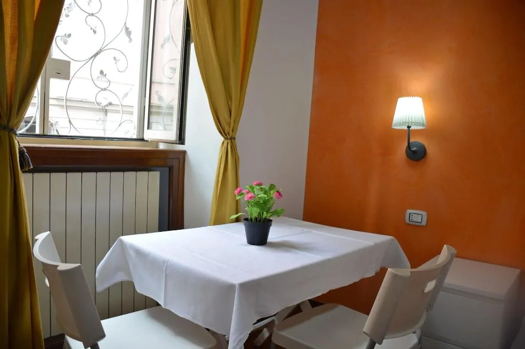 Room, Roma Hotel Srls, Naples