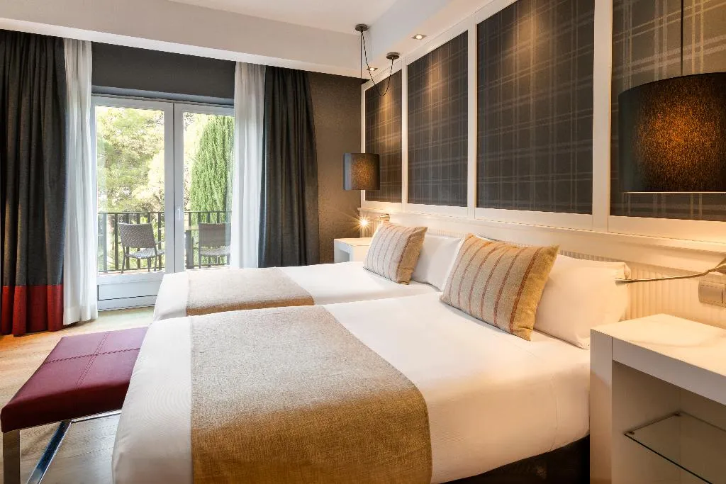 DOUBLE SINGLE USE WITH TERRACE Room, Catalonia Reina Victoria Hotel, Costa Del Sol