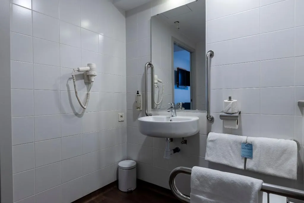 Double or Twin Accessible Room, Travelodge Barcelona Poblenou, Barcelona