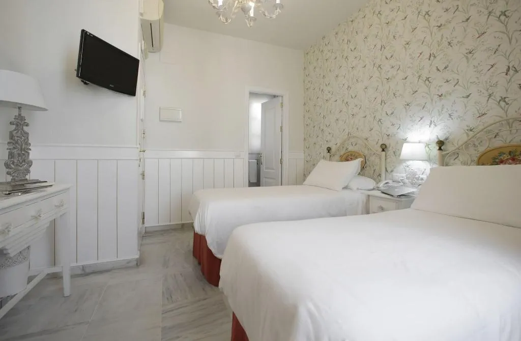 Room, Puerta de Sevilla, Seville