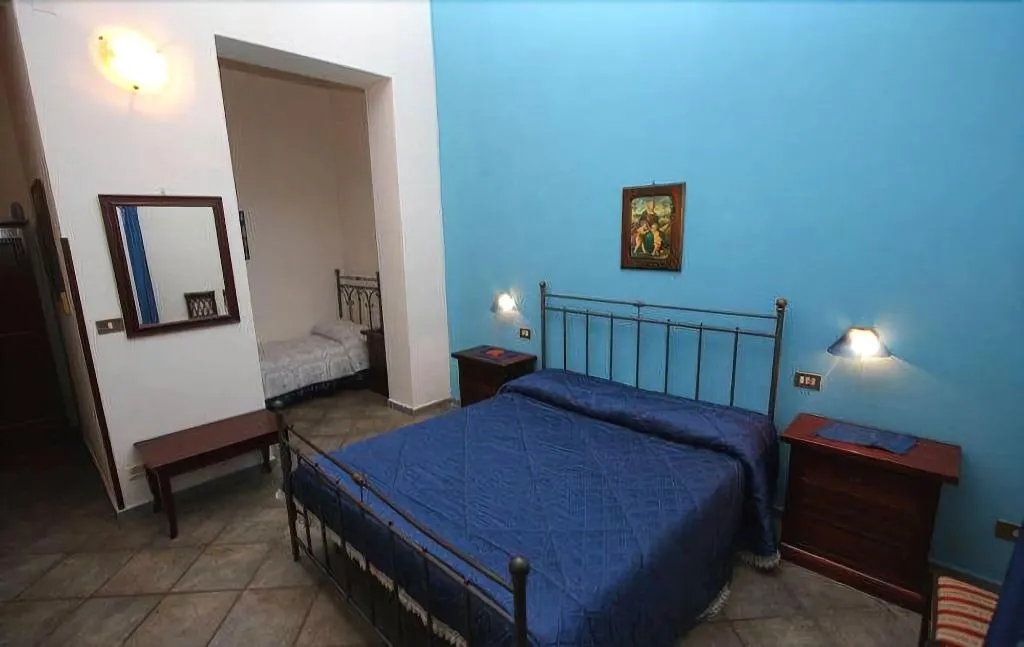 Room, Concordia, Palermo