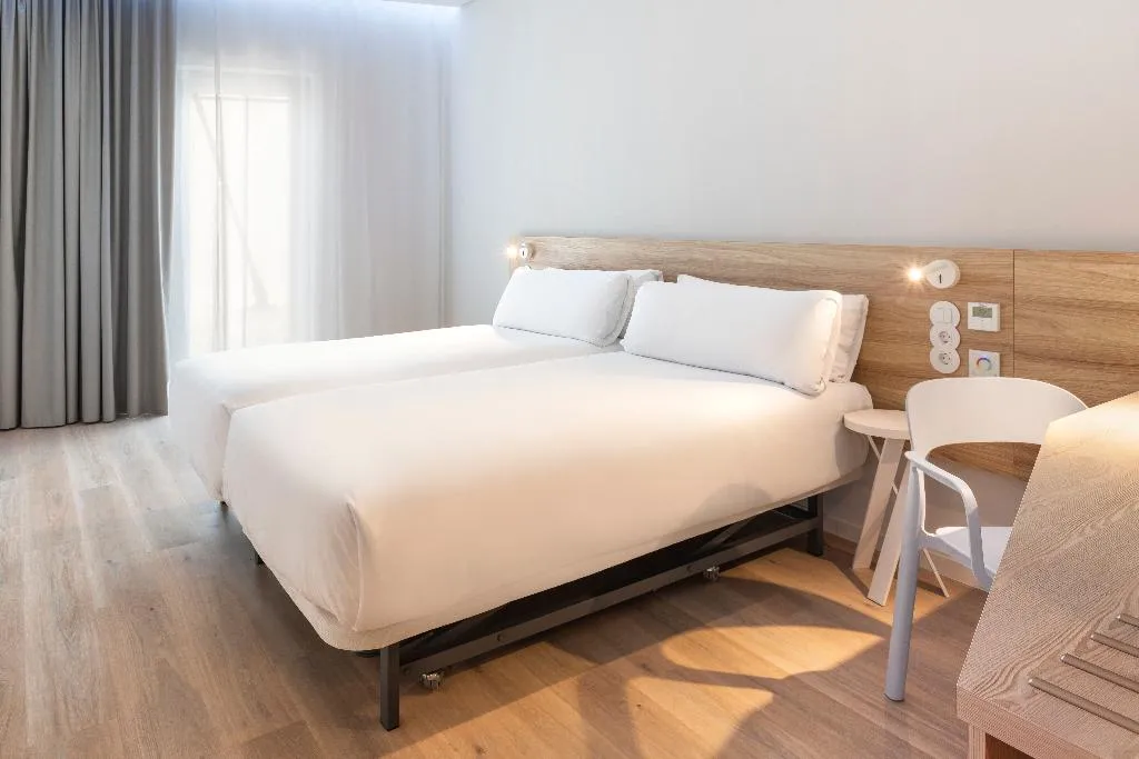 TWIN STANDARD Room, B&B HOTEL Porto Gaia, Porto