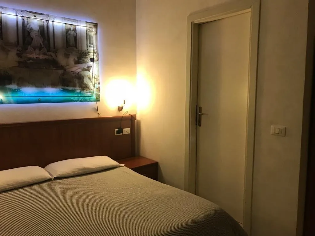 Room, Les Artes, Naples