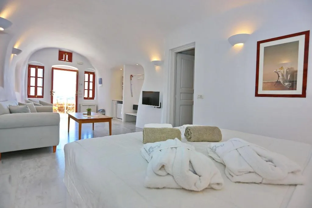 CAVE SEA VIEW HONEYMOON Room, Oia Mare Villas, Santorini