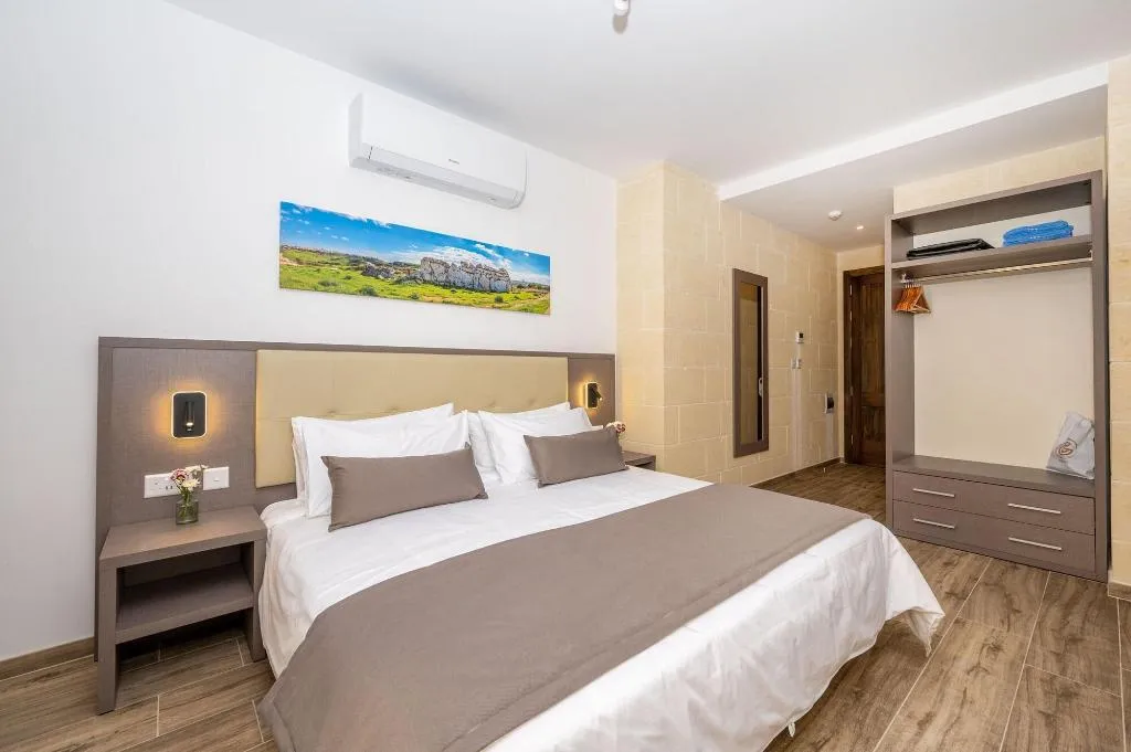 Room, C4 Retreats Gozo, Gozo