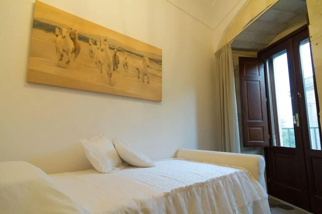 Room, Palazzo Tasca Guest House & Luxury Suite, Catania
