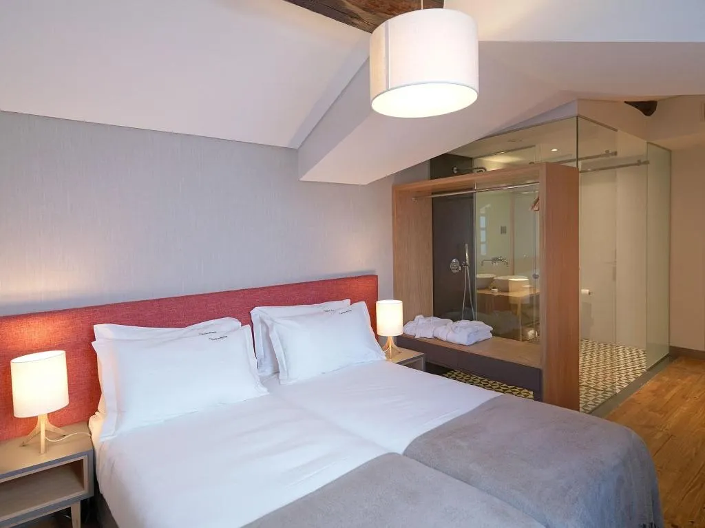Room, Feels Like Home Santa Catarina Prime Suites, Porto