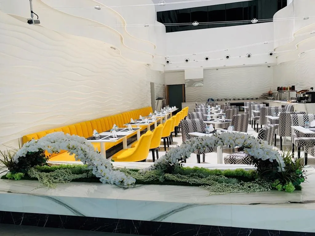 Restaurant, City Avenue Hotel, Dubai